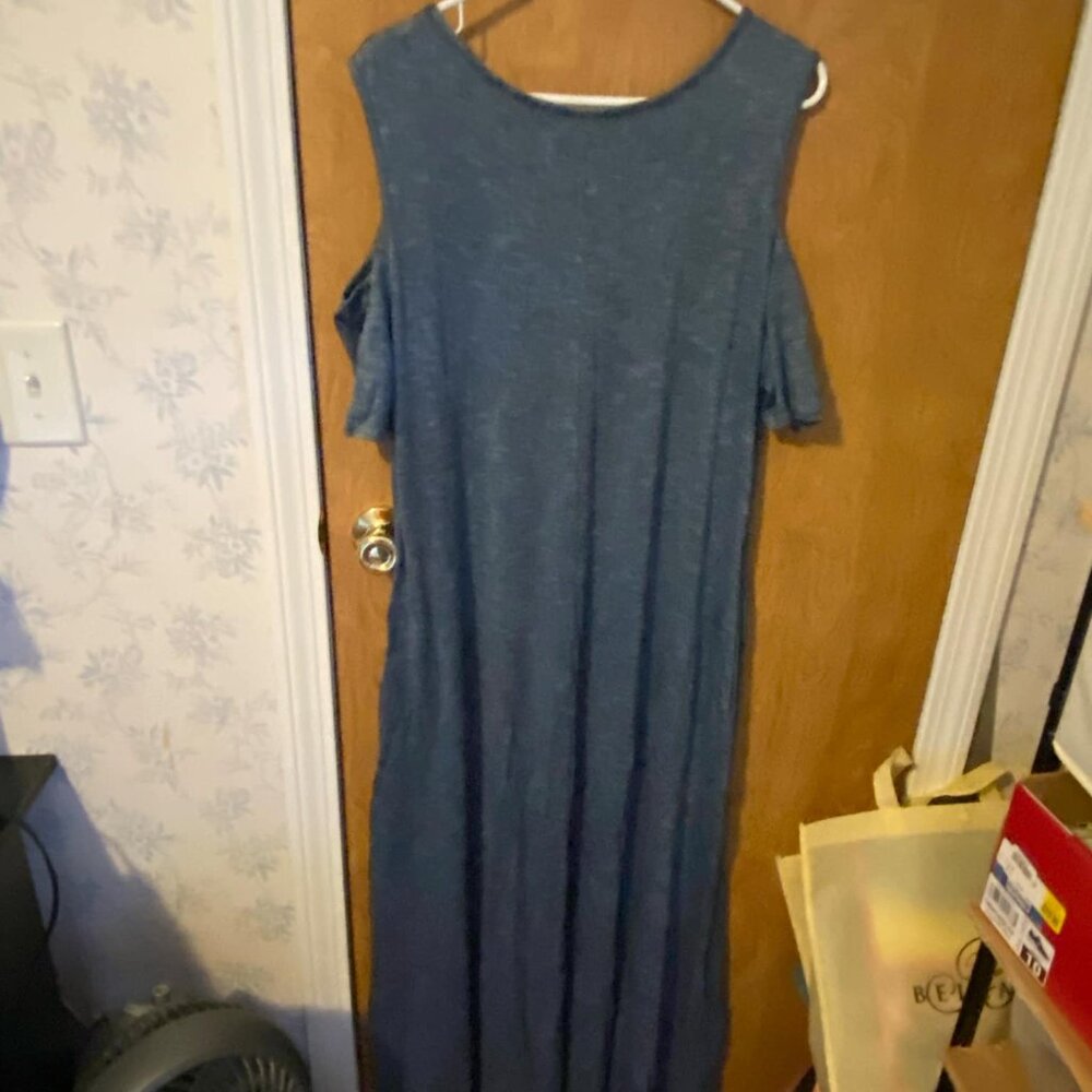 dress - Picture 3 of 3